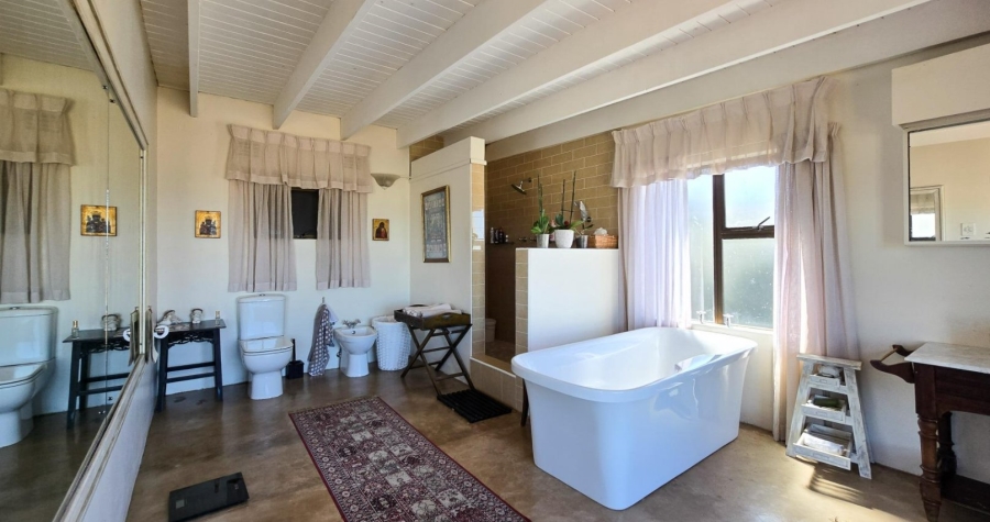 6 Bedroom Property for Sale in Blue Bend Eastern Cape